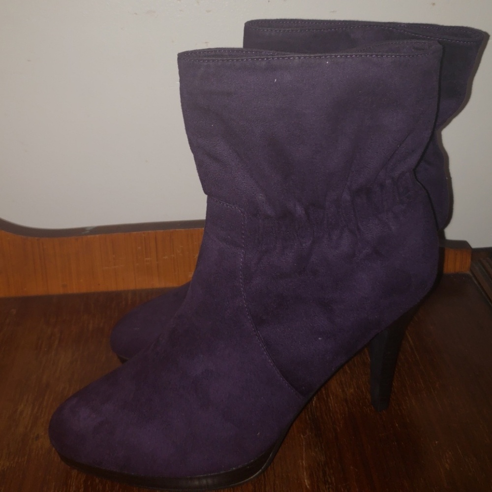 Purple suede boot